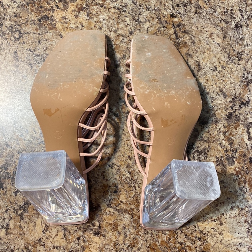 Heels - Picture 4 of 4